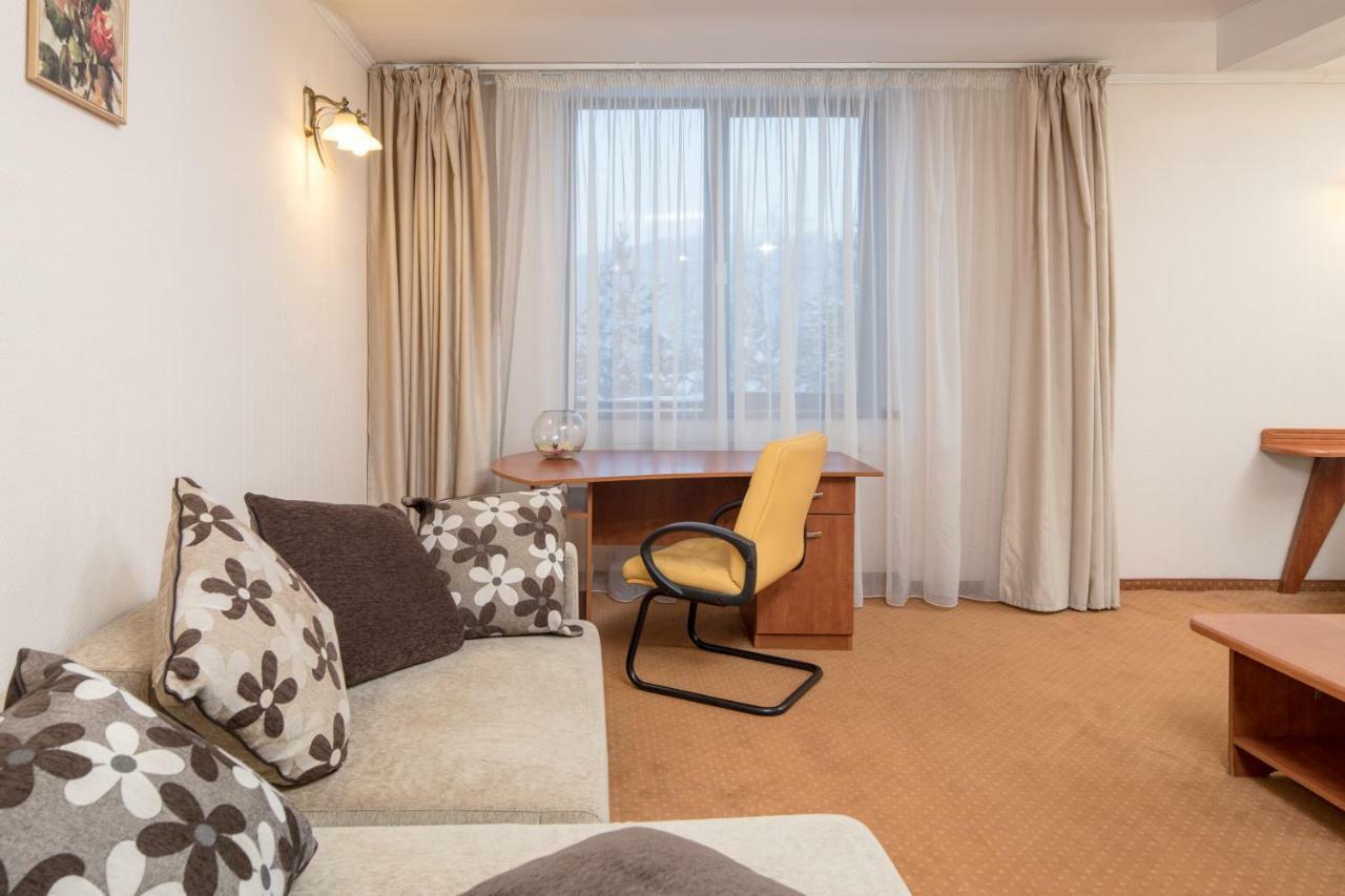 Hotel Rozmarin Предял Екстер'єр фото
